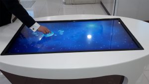 Borne interactive tactile et affichage dynamique