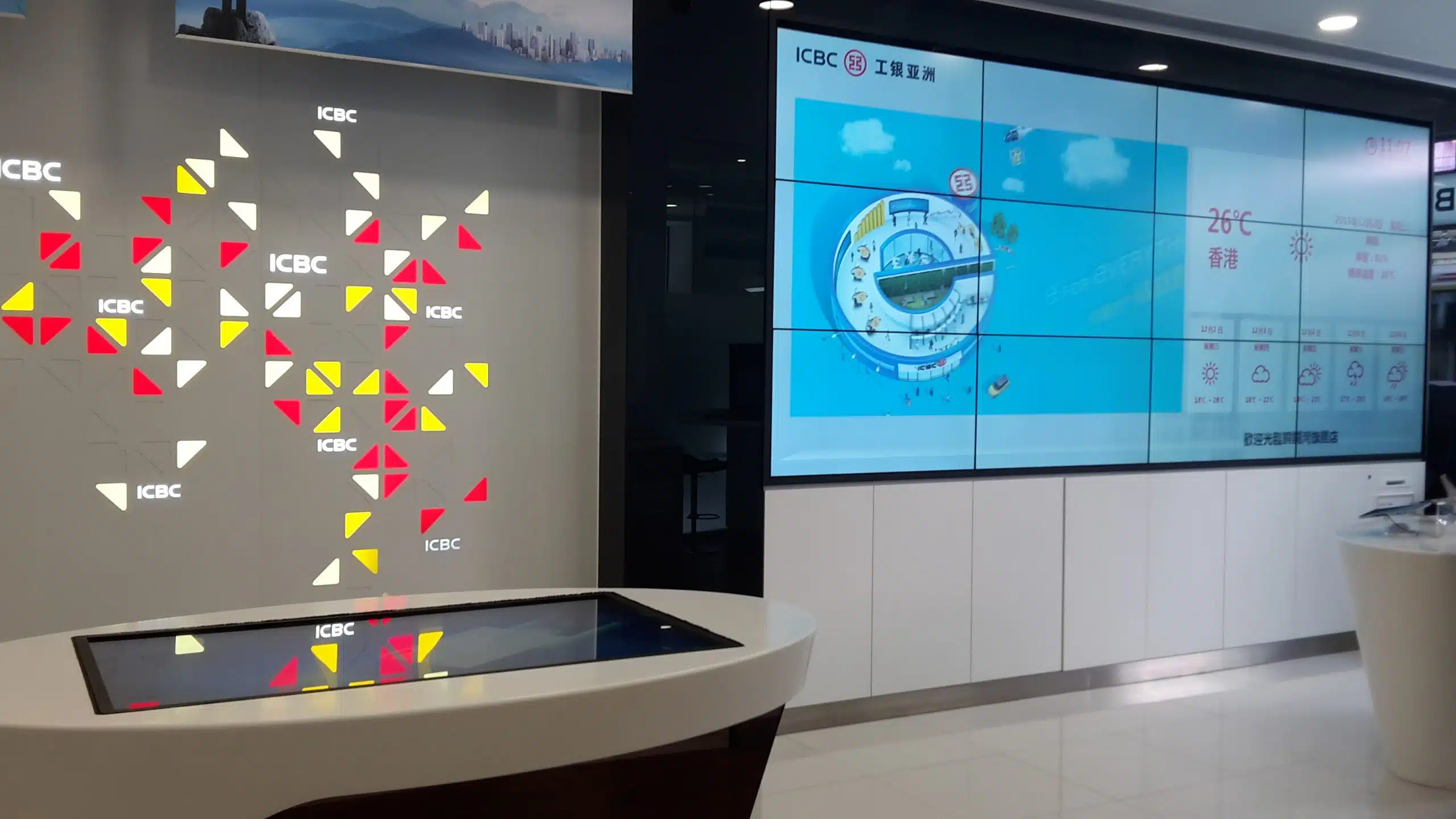 Showroom created thanks to digital signage