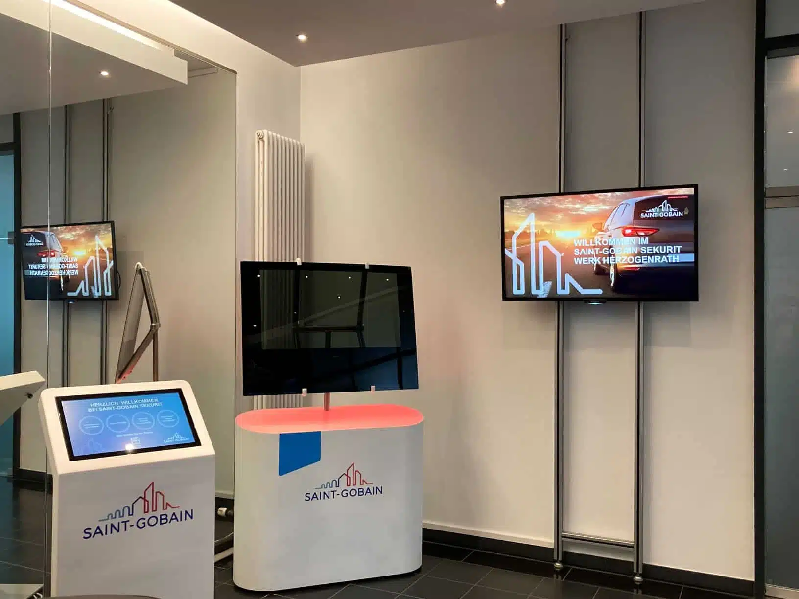Carteleria digital y Saint Gobain