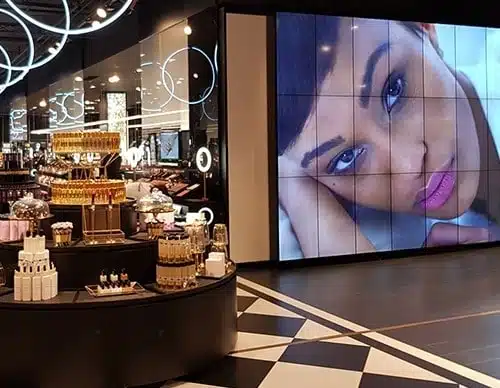 Affichage dynamique multi écrans en magasin